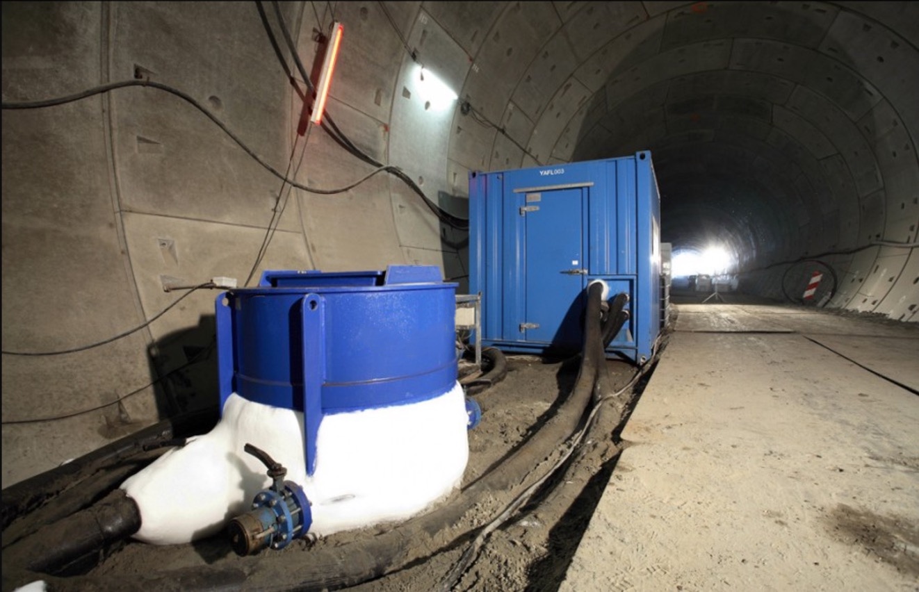 30 PE Buffertank 1000 ltr voor cooling in bedrijf in tunnelbouw
